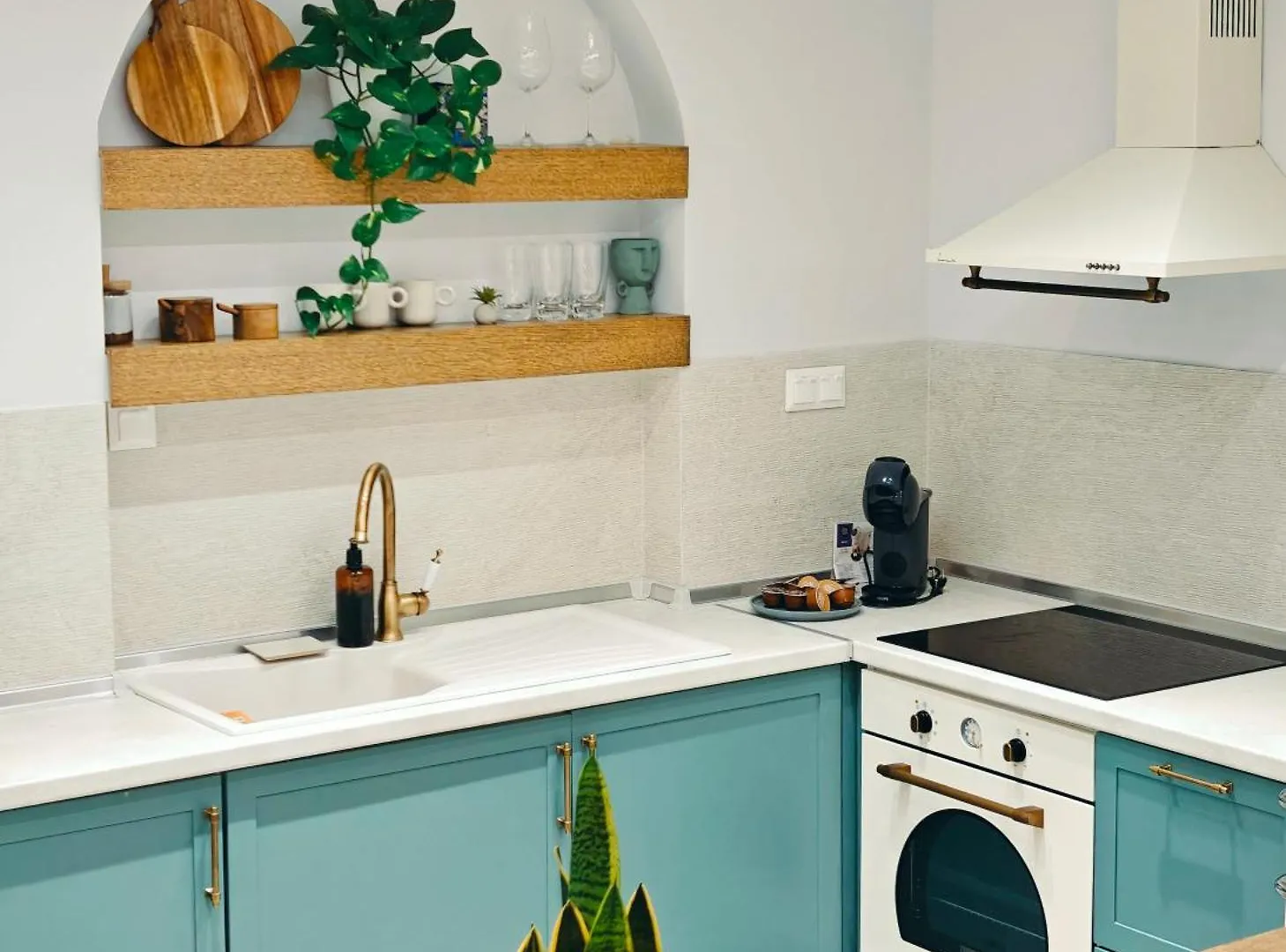 Stylish Modern Classic Apartment Salonic